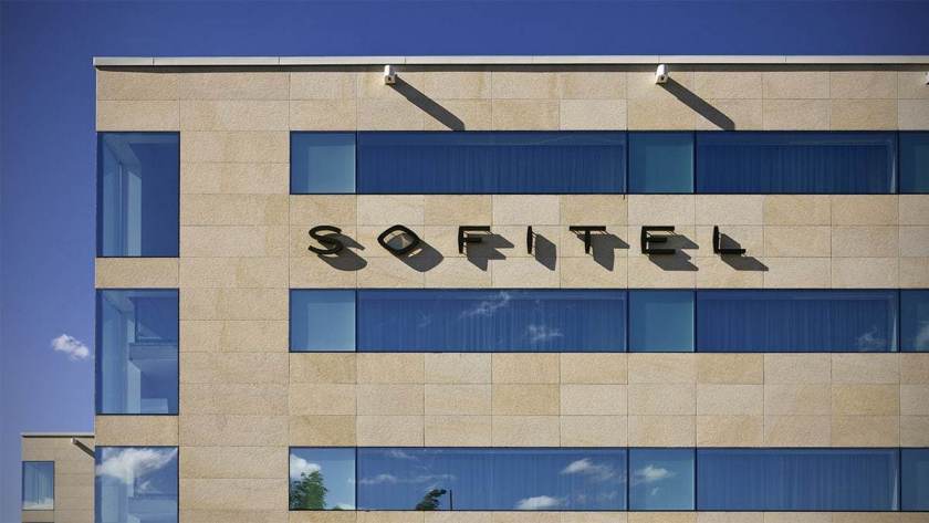 Отель Sofitel возле пятого терминала
